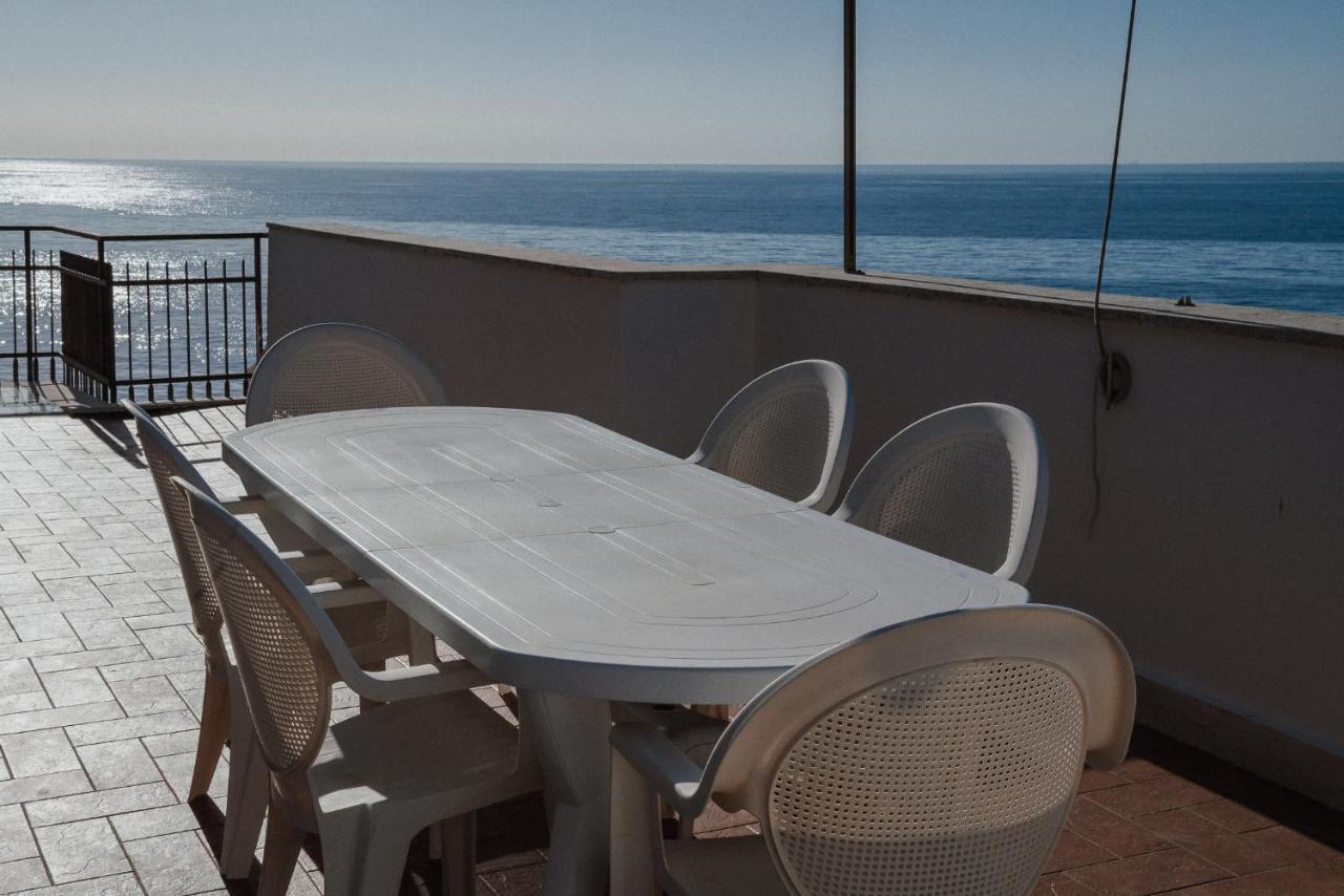 Be Your Home - Appartamento 4 Camere Sul Mare Scesa Al Mare Privata Santa Marinella Ngoại thất bức ảnh